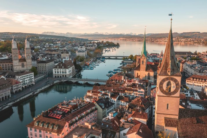 Auch in Zürich wird UKW eingestellt. Foto: Henrique Ferreira/Unsplash Auch in Zürich wird UKW eingestellt. Foto: Henrique Ferreira/Unsplash