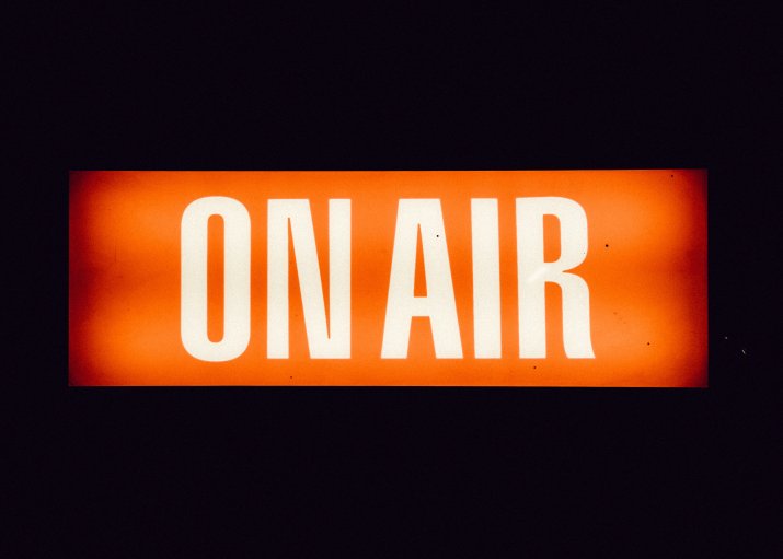 In Deutschland sind immer mehr Radioprogramme digital zu empfangen. Foto: Samuel Regan-Asante/Unsplash